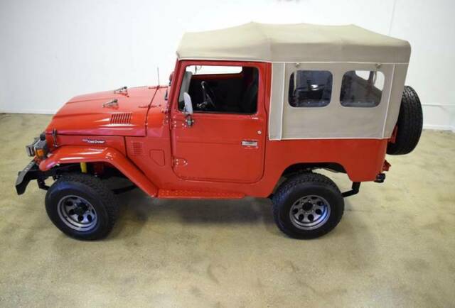 Toyota Land Cruiser 1978 image number 14