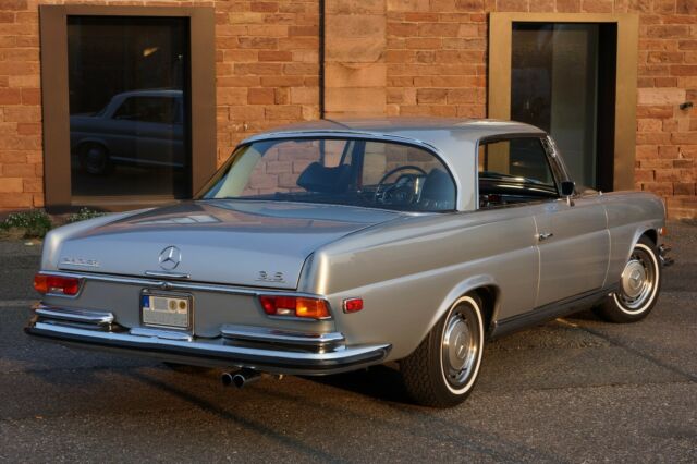 Mercedes-Benz 280SE 1971 image number 16