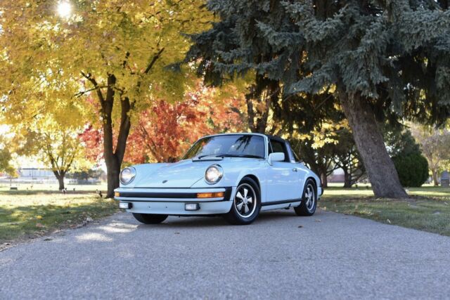 Porsche 911 1976 image number 1