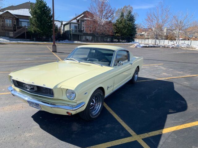 Ford Mustang 1966 image number 23