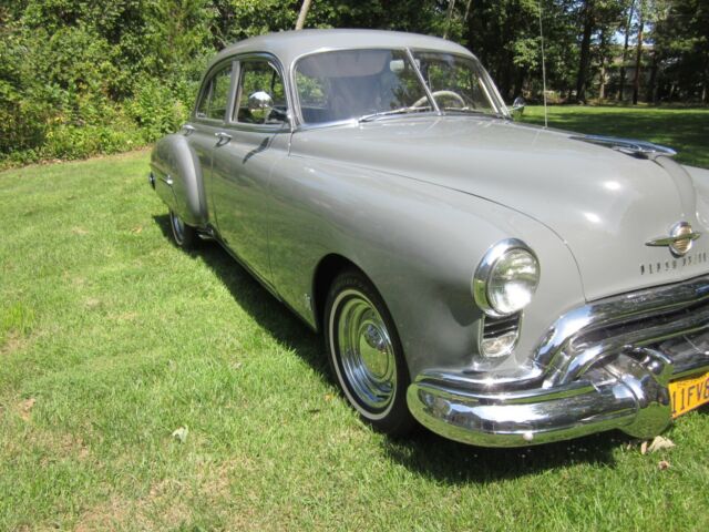 Oldsmobile Eighty-Eight 1949 image number 27