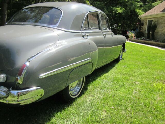 Oldsmobile Eighty-Eight 1949 image number 29