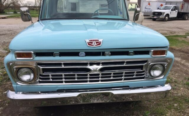 Ford F-350 1966 image number 1