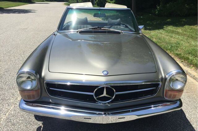 Mercedes-Benz SL-Class 1970 image number 35