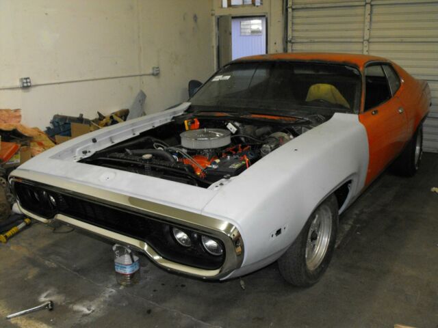 Plymouth Road Runner 1972 image number 19