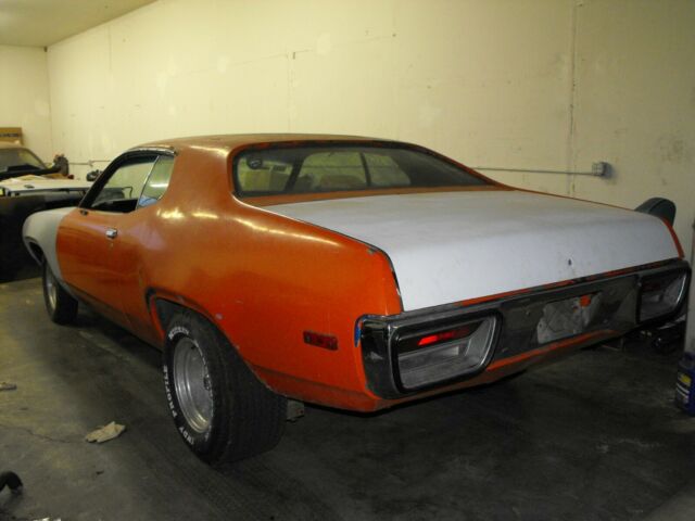 Plymouth Road Runner 1972 image number 22