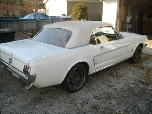 Ford Mustang 1966 image number 30