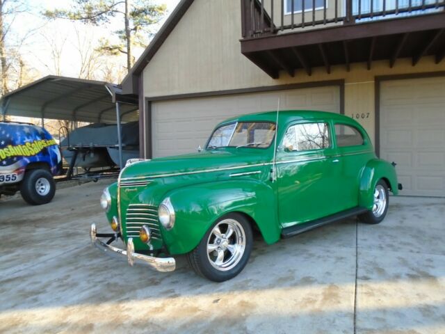 Plymouth Deluxe 1940 image number 1