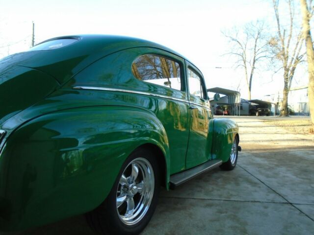 Plymouth Deluxe 1940 image number 22