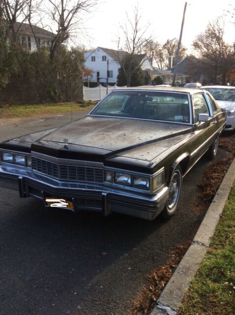 Cadillac DeVille 1977 image number 0