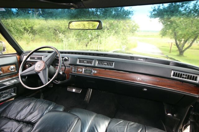 Cadillac Fleetwood 1976 image number 33