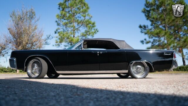 Lincoln Continental 1963 image number 2