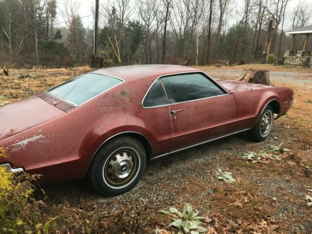 Oldsmobile Toronado 1967 image number 33