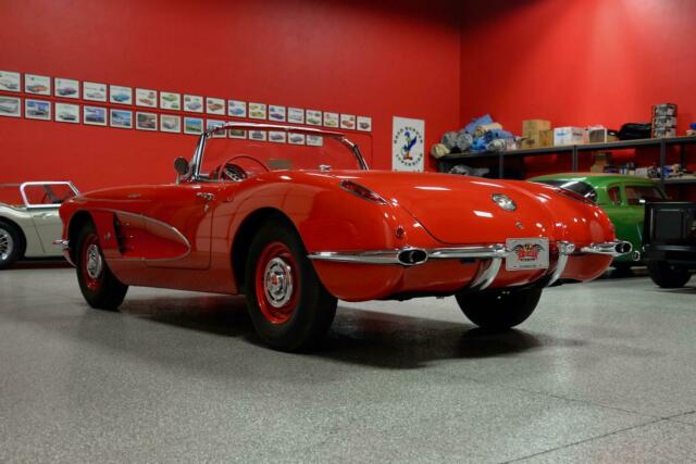 Chevrolet Corvette 1960 image number 21