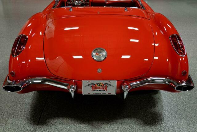 Chevrolet Corvette 1960 image number 22