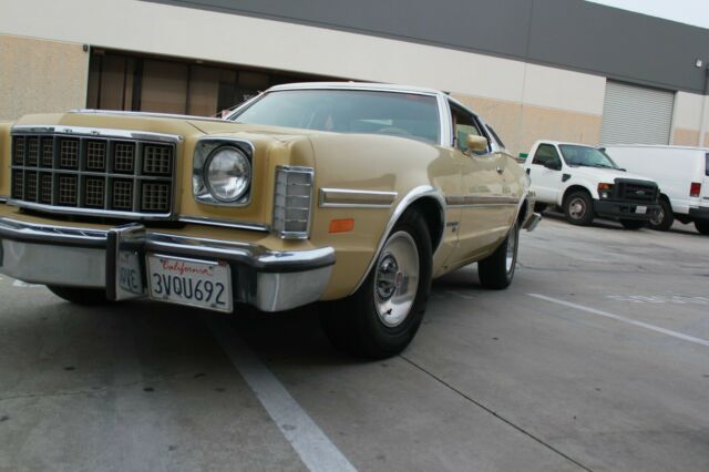 Ford Gran Torino 1974 image number 2