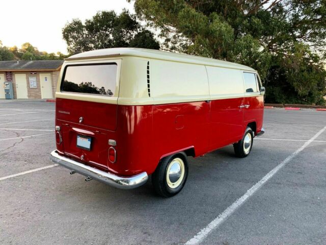 Volkswagen Bus/Vanagon 1968 image number 28