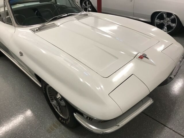 Chevrolet Corvette 1964 image number 2