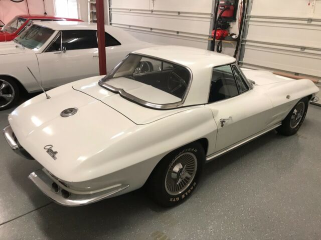 Chevrolet Corvette 1964 image number 28