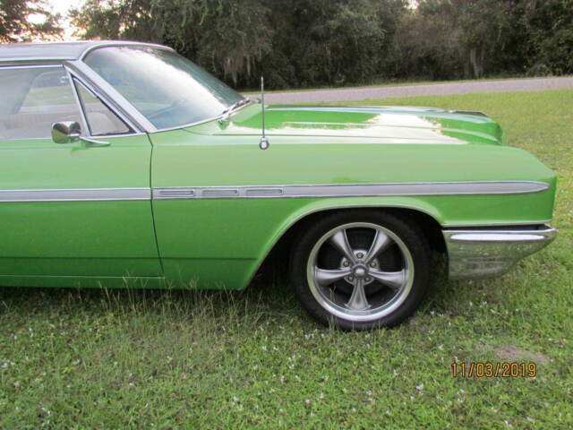 Buick LeSabre 1964 image number 10