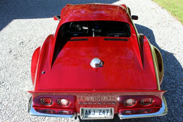 Chevrolet Corvette 1972 image number 30