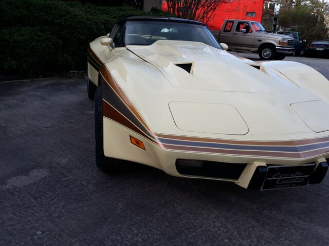 Chevrolet Corvette 1972 image number 11