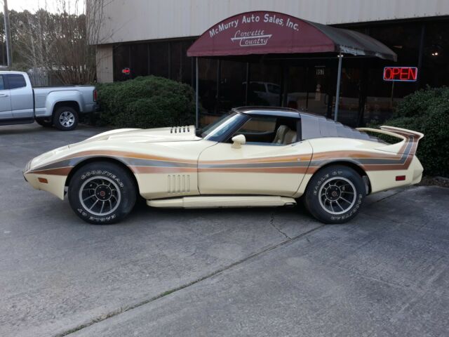 Chevrolet Corvette 1972 image number 14