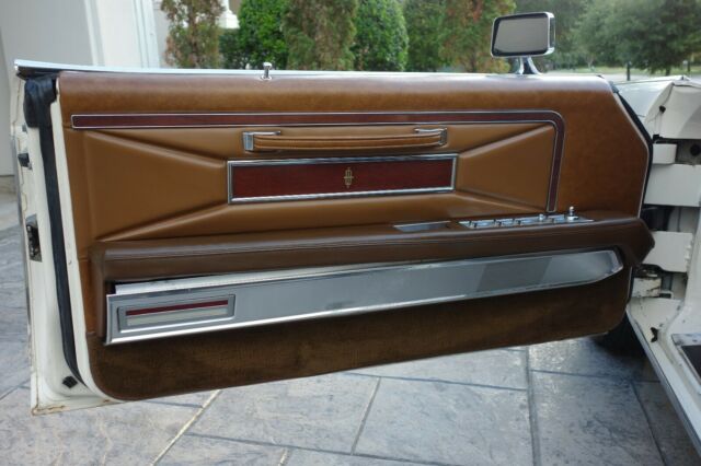 Lincoln Continental 1970 image number 22