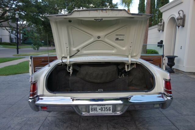 Lincoln Continental 1970 image number 35