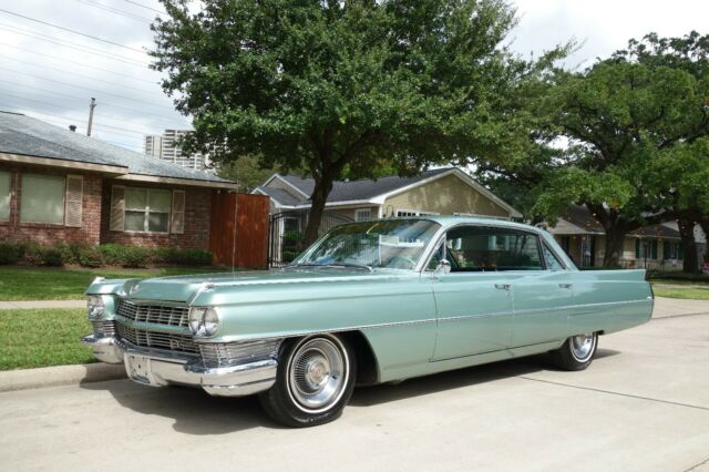 Cadillac DeVille 1964 image number 0