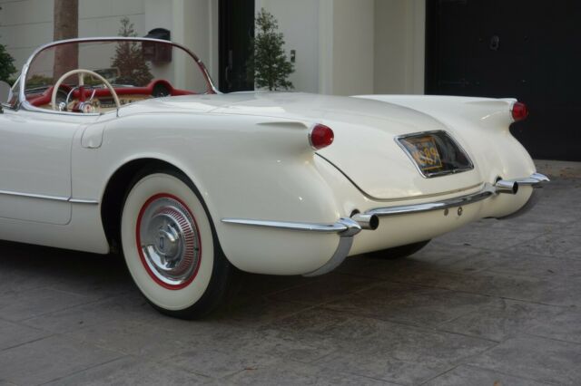 Chevrolet Corvette 1954 image number 32