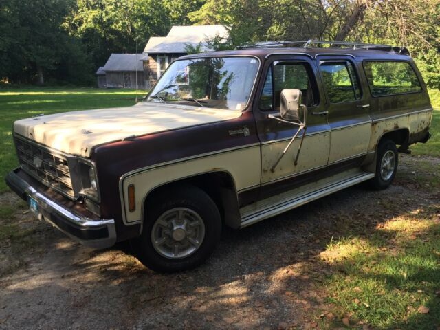 Chevrolet Suburban 1978 image number 0