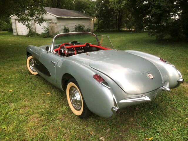 Chevrolet Corvette 1957 image number 27