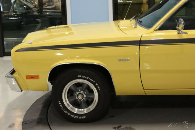 Plymouth Duster 1975 image number 15