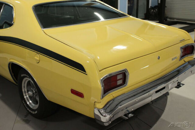 Plymouth Duster 1975 image number 20