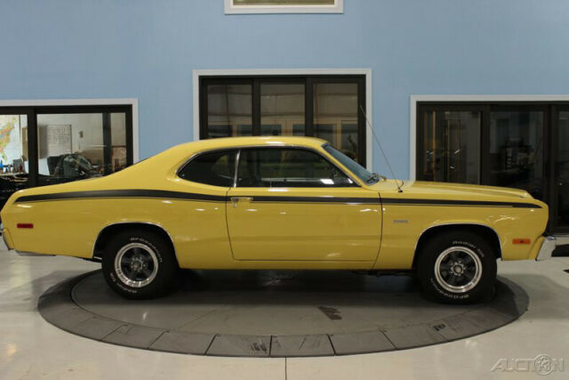 Plymouth Duster 1975 image number 29