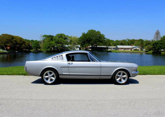 Ford Mustang 1965 image number 1