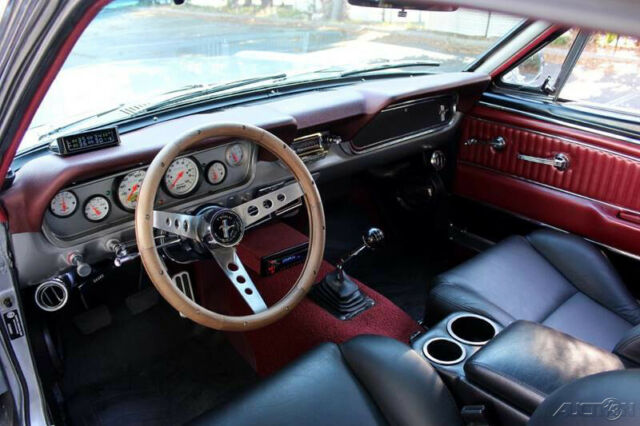 Ford Mustang 1965 image number 19