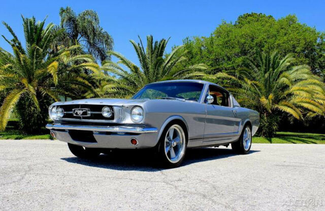 Ford Mustang 1965 image number 9