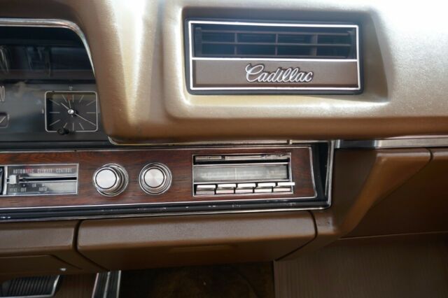 Cadillac DeVille 1968 image number 45