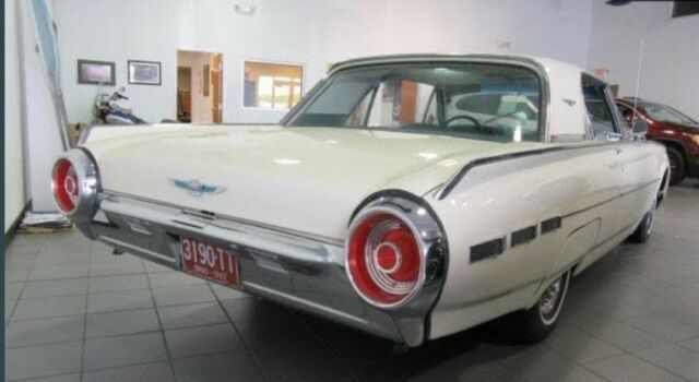 Ford Thunderbird 1962 image number 34