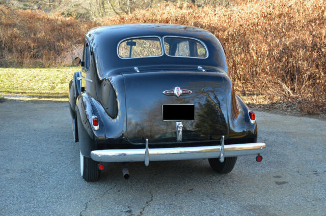 Buick Limited 1940 image number 2