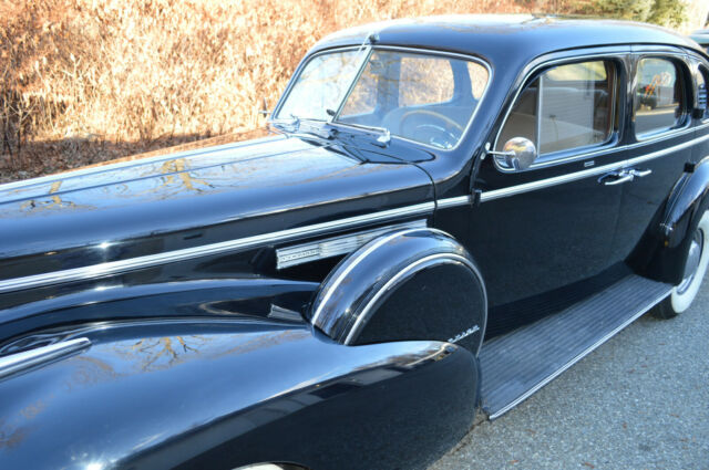 Buick Limited 1940 image number 9