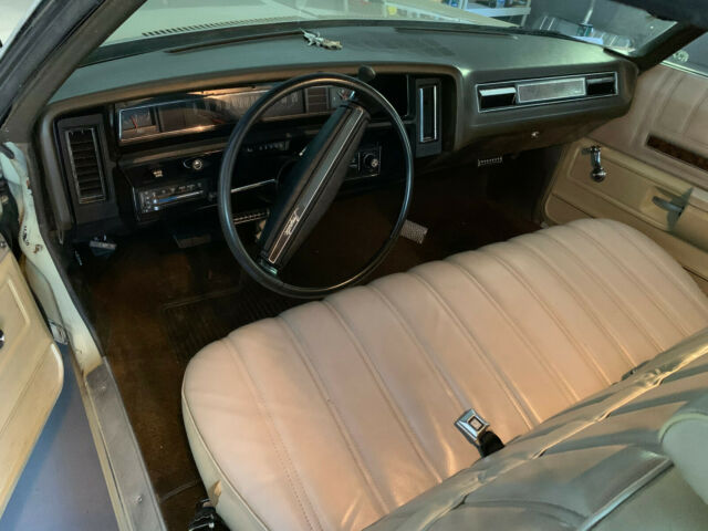 Chevrolet Impala 1972 image number 28