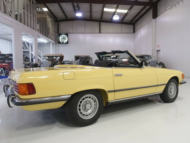 Mercedes-Benz SL-Class 1973 image number 2