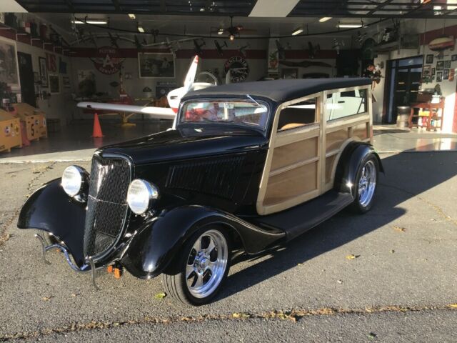 Ford Woody 1933 image number 1