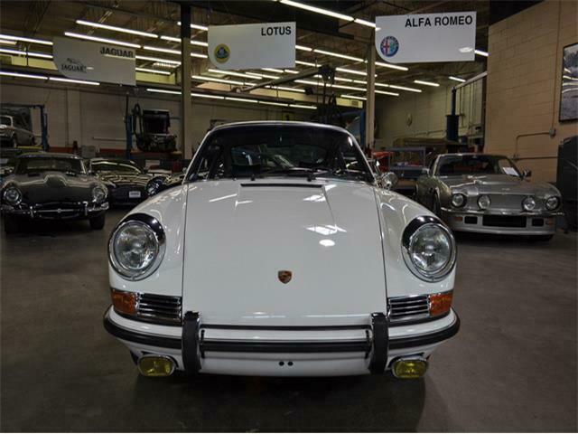 Porsche 911 1968 image number 1