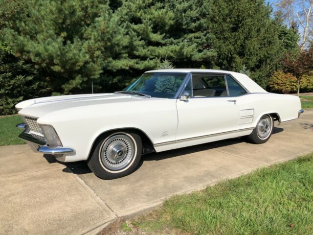 Buick Riviera 1964 image number 0