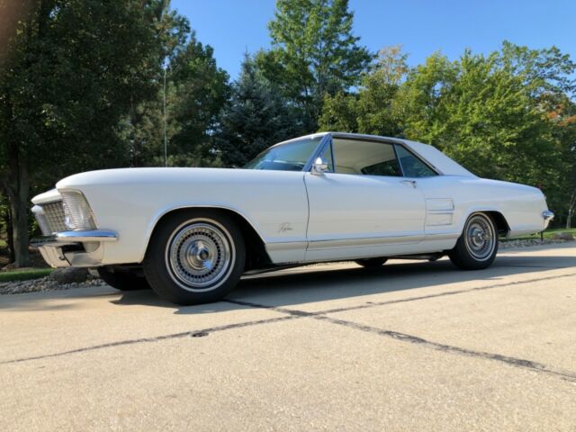 Buick Riviera 1964 image number 19