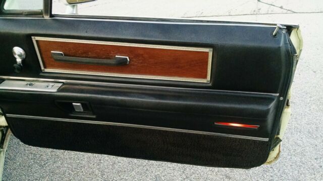 Cadillac DeVille 1968 image number 28